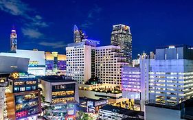 โรงแรมโนโวเทล กรุงเทพ สยามสแควร์ - SHA Extra Plus Certified